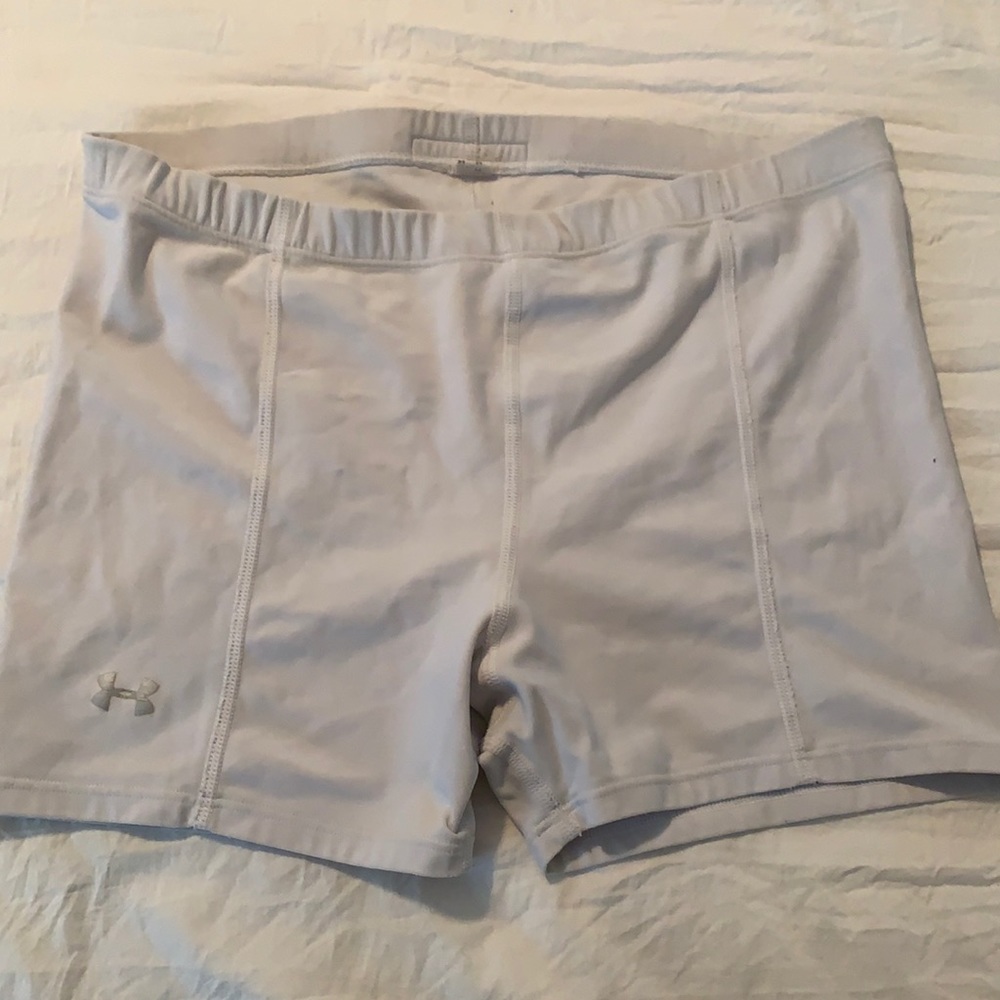 Under Armour cropped white compression short